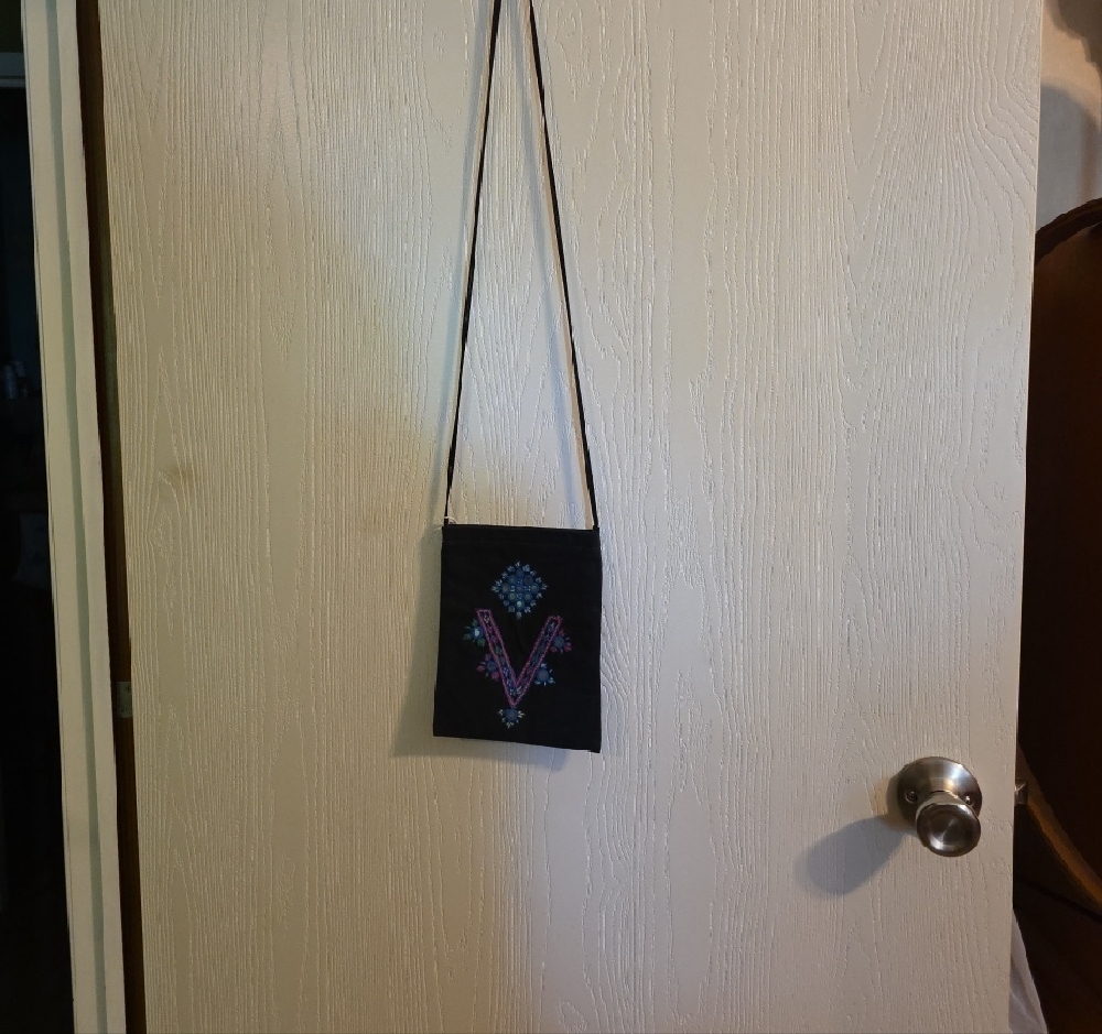 Embroideref Bag Made In Pakistan - Picture 2 of 8